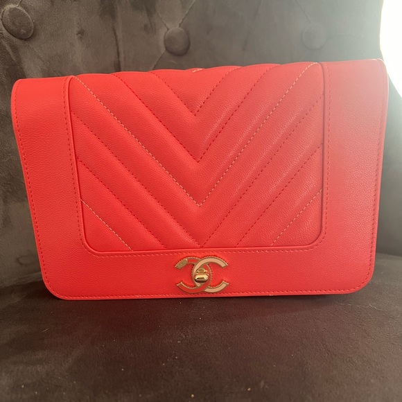 Brand new Pink Chanel Wallet on a Chain. Box tags and Dust bag included. - Picture 1 of 5